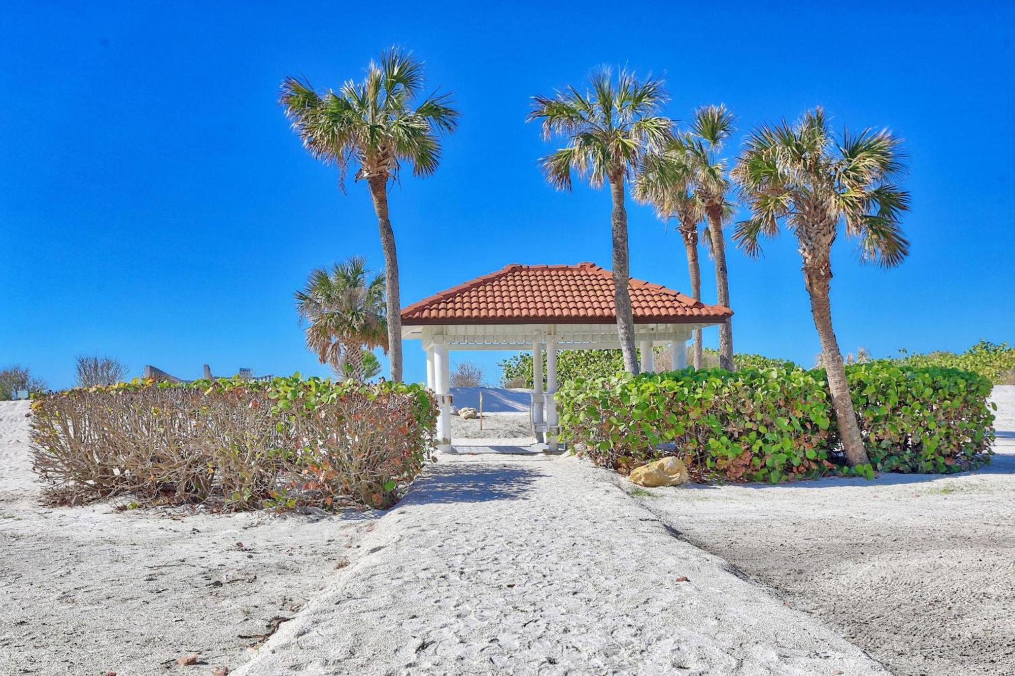 Land'S End 8-204 Beach Front - Premier Villa St. Pete Beach Exterior photo